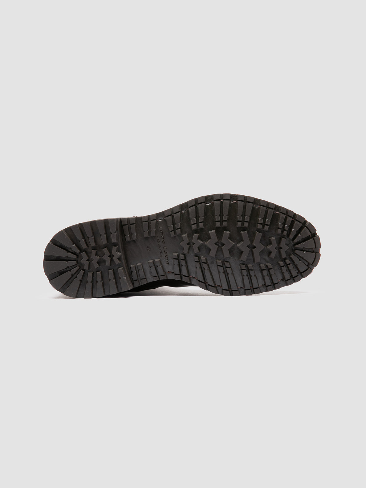 ISSEY RUBBER/008 NOVAK T. EBANO
