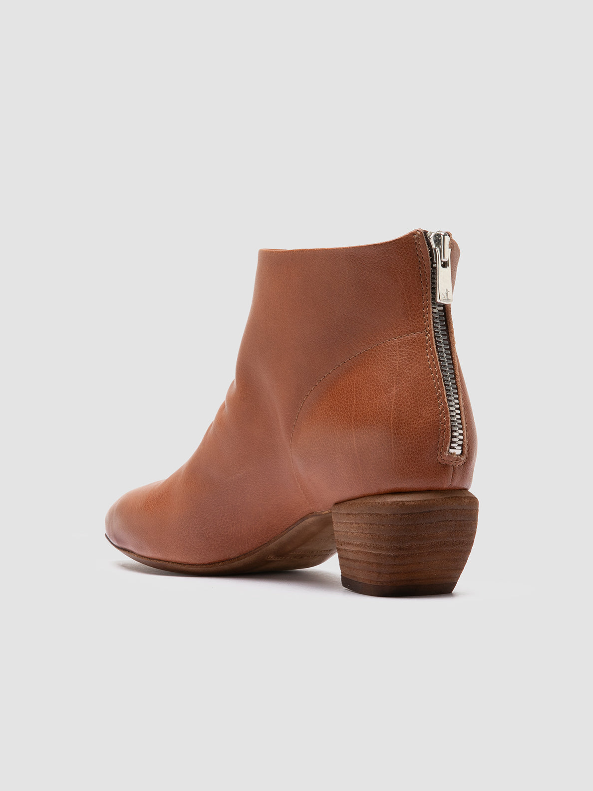 SALLY/001 IGNIS SANTIAGO